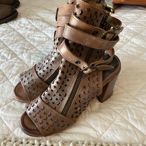 Freebird Theresa Size 8